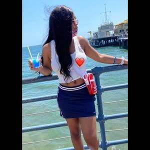 Meet your Posher, Ebony